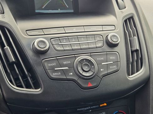 Used 2018 Ford Focus SE FWD image 23