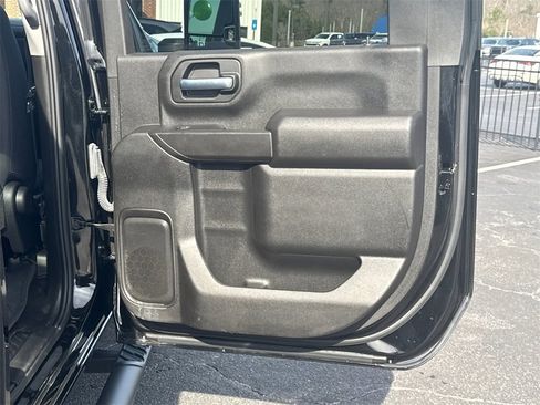 Used 2023 Chevrolet Silverado 2500 Custom w/ Custom Value Package image 17