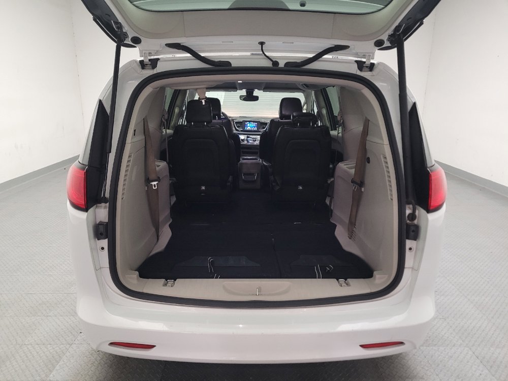 Used 2021 Chrysler Voyager Lxi FWD image 29