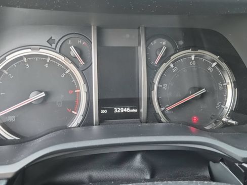Used 2024 Toyota 4Runner TRD Off-Road AWD/4WD image 9