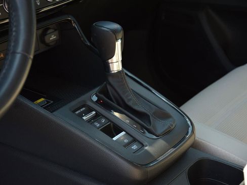 Used 2024 Honda CR-V EX-L image 9