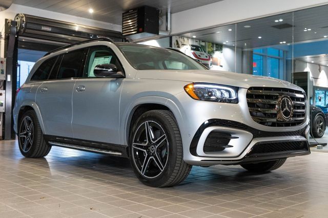 Used 2026 Mercedes-Benz GLS 450 4MATIC image 1