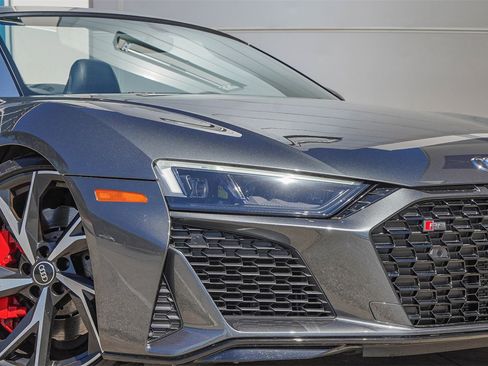 Used 2021 Audi R8 V10 w/ Premium Package image 4