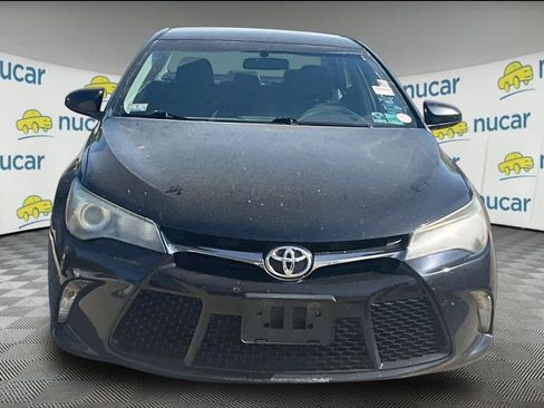 Used 2015 Toyota Camry SE FWD image 2