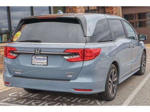 Used 2023 Honda Odyssey Touring image 3
