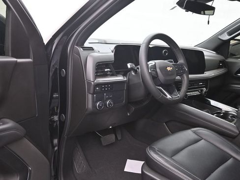 Used 2025 Chevrolet Tahoe LS RWD image 10