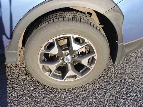 Used 2018 Subaru Crosstrek 2.0i Premium w/ Eyesight System image 9