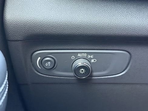 Used 2021 Buick Envision Essence w/ Sport Touring Package FWD image 28