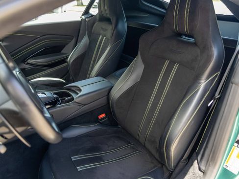 Used 2023 Aston Martin V8 Vantage Coupe RWD image 18