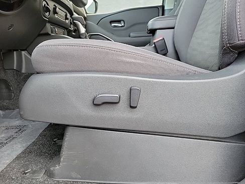 Certified 2022 Nissan Frontier SV w/ Technology Package image 15