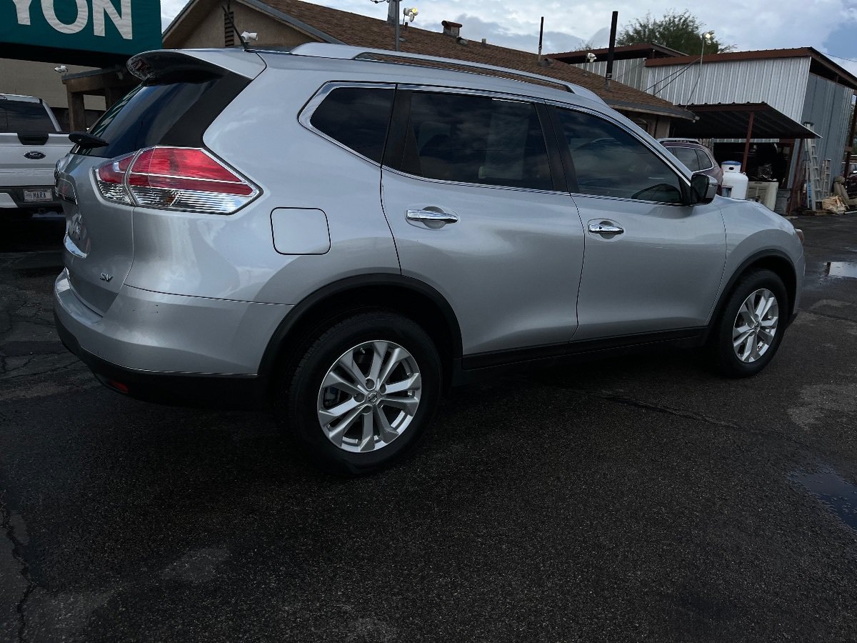 Used 2016 Nissan Rogue SV FWD image 4