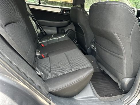 Used 2018 Subaru Outback 2.5i Premium AWD/4WD image 18