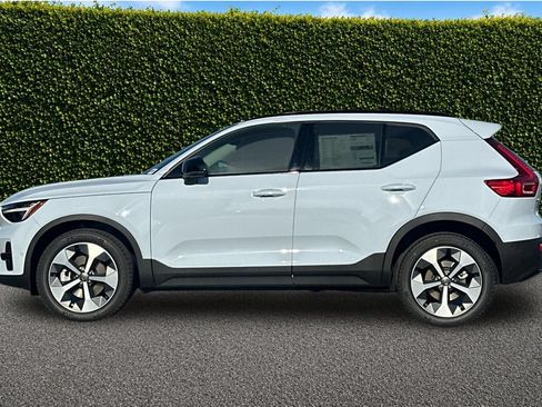 New 2026 Volvo XC40 B5 Plus w/ Protection Package Premier AWD/4WD image 3