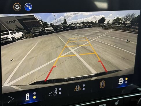 New 2026 Chevrolet Colorado LT image 16