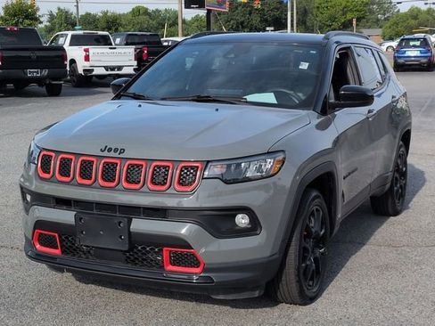 Used 2024 Jeep Compass Latitude w/ Sun and Sound Group AWD/4WD image 7
