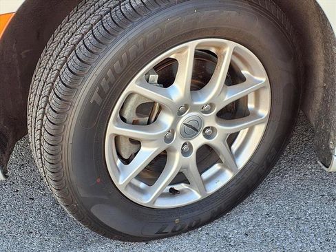 Used 2023 Chrysler Pacifica Touring image 22