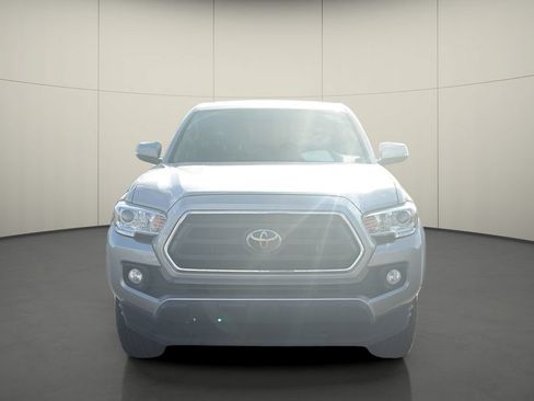 Used 2021 Toyota Tacoma SR5 RWD image 3