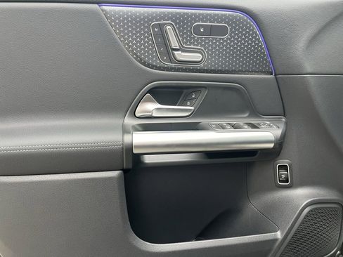 Used 2025 Mercedes-Benz GLA 250 4MATIC image 13