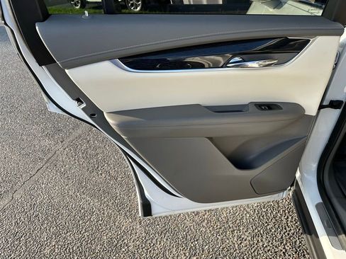 Used 2020 Cadillac XT6 Premium Luxury image 16