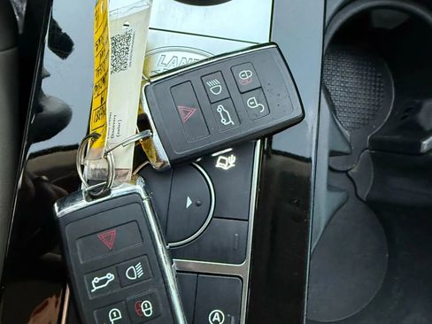 Used 2019 Land Rover Discovery HSE image 41