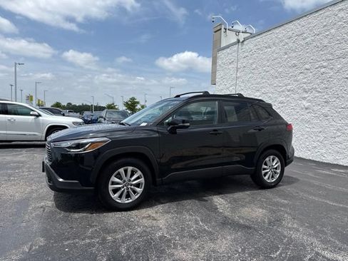 Used 2024 Toyota Corolla Cross LE AWD/4WD image 3
