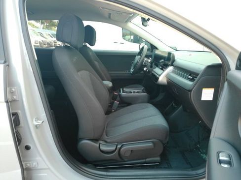 Used 2025 Hyundai Ioniq 5 SE RWD image 21