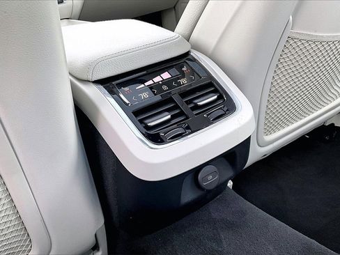 Used 2021 Volvo S60 T6 Inscription image 10