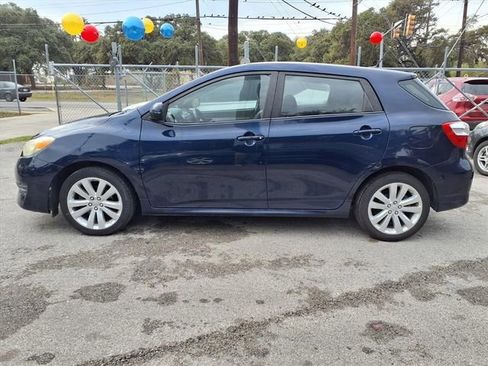 Used 2011 Toyota Matrix FWD image 4