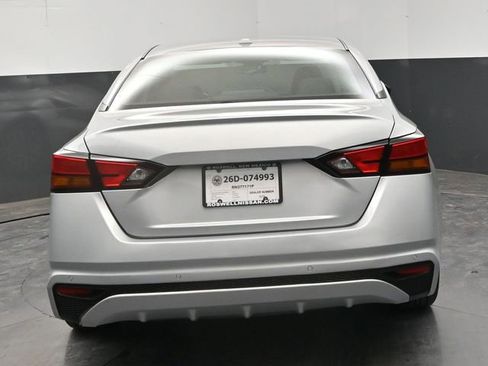 Used 2024 Nissan Altima 2.5 SV image 7