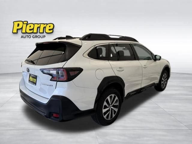 Used 2023 Subaru Outback Premium AWD/4WD image 6
