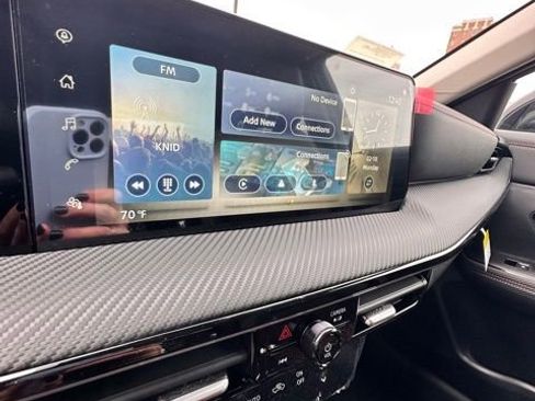 New 2025 Nissan Kicks SR image 14