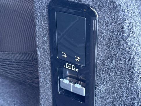 Certified 2025 Land Rover Range Rover Sport Dynamic SE image 7