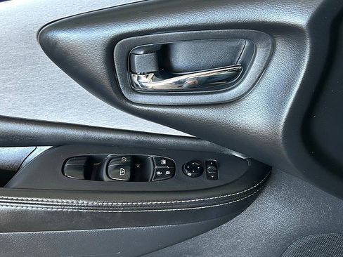 Used 2023 Nissan Murano SV FWD image 24