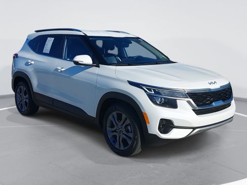 Used 2023 Kia Seltos S w/ Navigation Package image 3