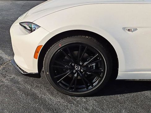 New 2026 MAZDA MX-5 Miata Club w/ Interior Package RWD image 10