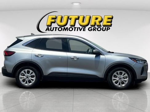 Certified 2023 Ford Escape Active w/ Tech Pack #2 FWD image 2