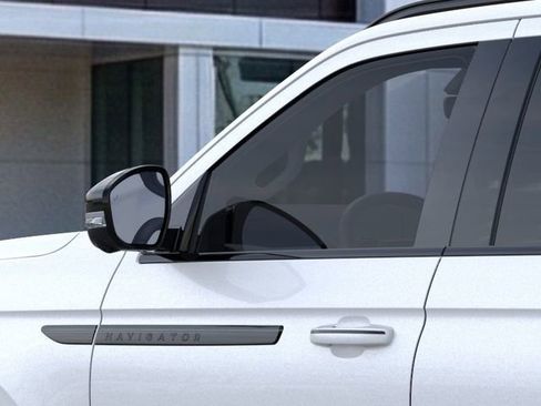 New 2026 Lincoln Navigator Reserve w/ Jet Appearance Package AWD/4WD image 21