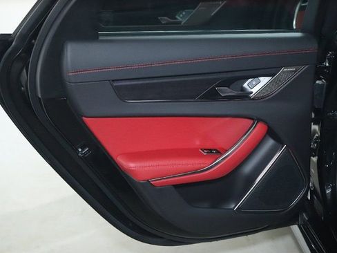 Used 2024 Jaguar XF R-Dynamic SE image 32