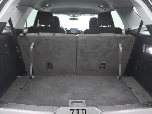 Used 2022 Ford Explorer XLT image 24