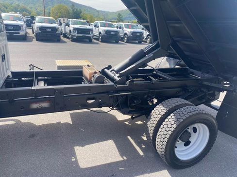 Used 2011 Ford F450 XL w/ Trailer Tow Pkg image 29