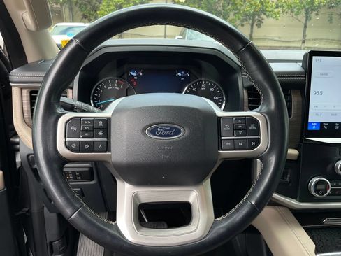 Used 2024 Ford Expedition Limited RWD image 17