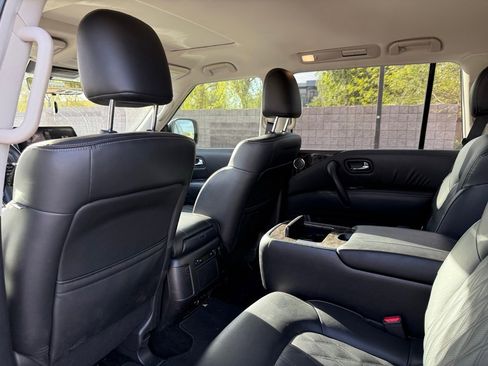 Used 2024 Nissan Armada Platinum w/ Captain's Chairs Package image 12