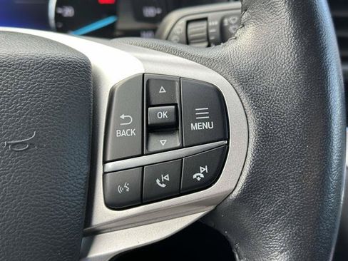 Used 2022 Ford Explorer XLT w/ Equipment Group 202A AWD/4WD image 36