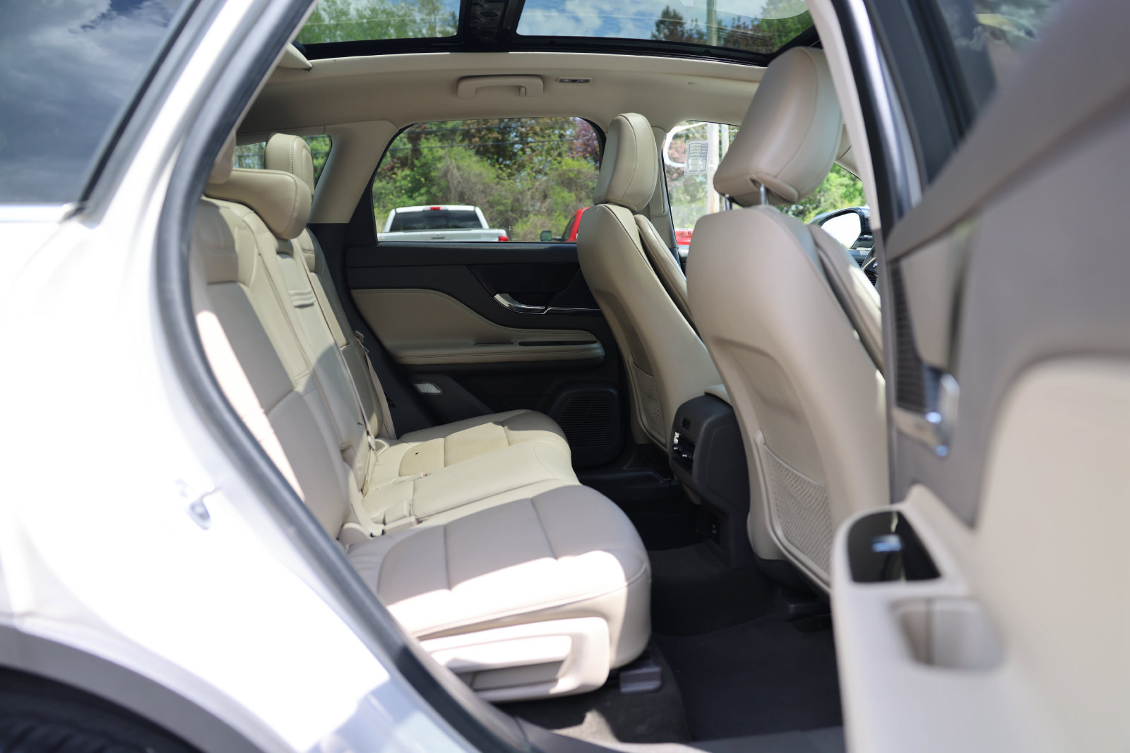 Used 2022 Lincoln Corsair AWD w/ Premium Package image 13