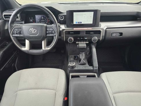 Certified 2025 Toyota 4Runner SR5 AWD/4WD image 18