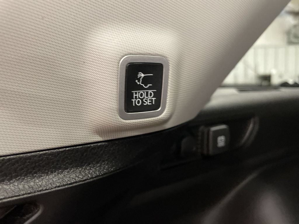 Used 2024 Jeep Grand Cherokee Limited AWD/4WD image 27