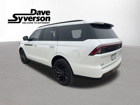 Used 2025 Lincoln Navigator Reserve w/ Jet Appearance Package image 3