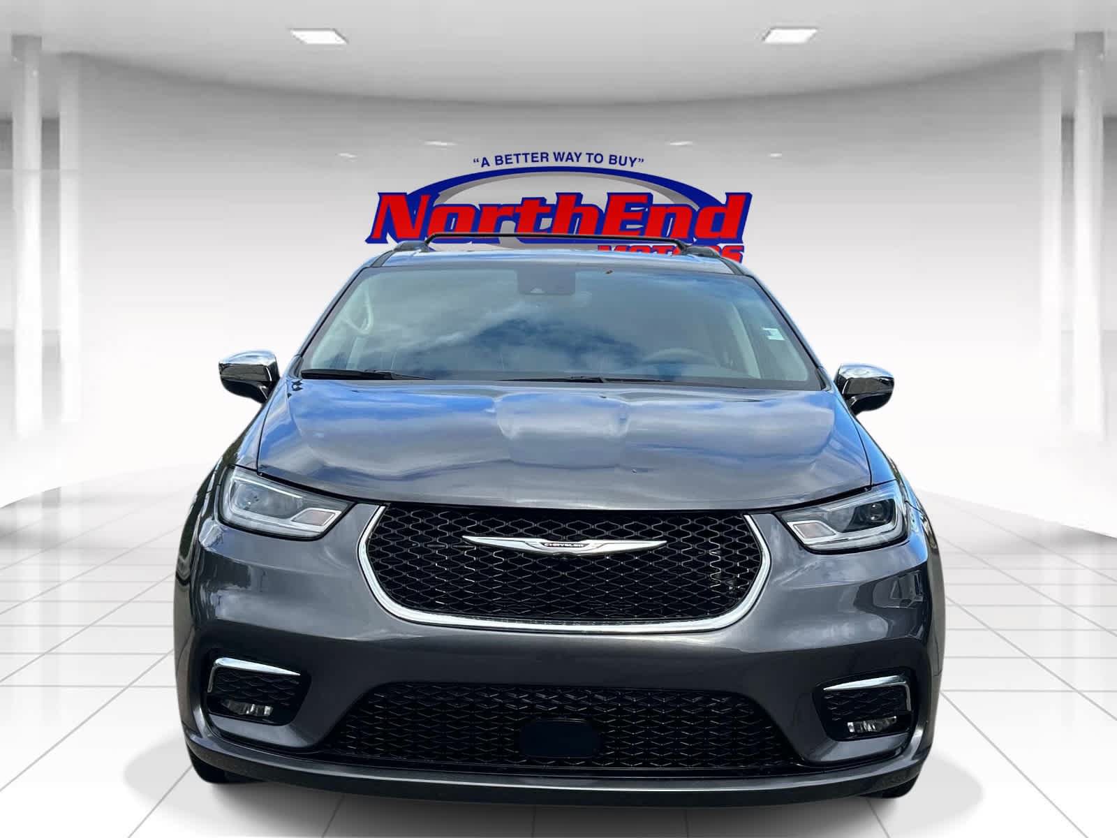 Used 2023 Chrysler Pacifica Limited FWD image 8