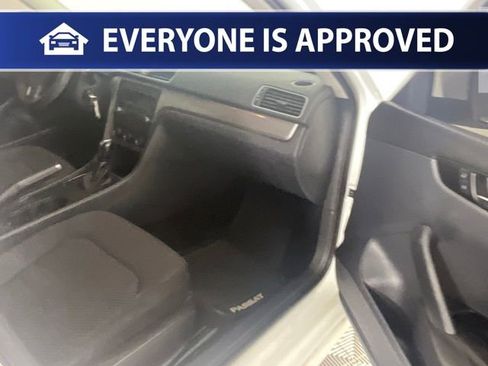 Used 2013 Volkswagen Passat 2.5 S image 15