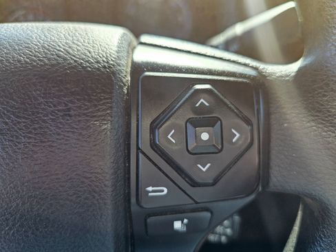 Used 2022 Toyota Tacoma SR image 48